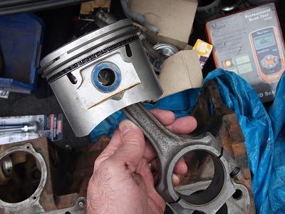 2300 engine rebuild 003.jpg