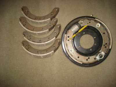 rear brake shoes.JPG